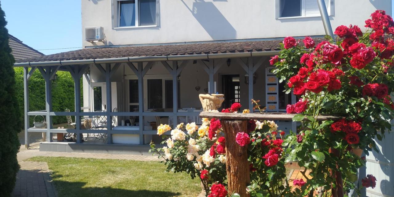 Villa Harmonia Gyula Exterior photo